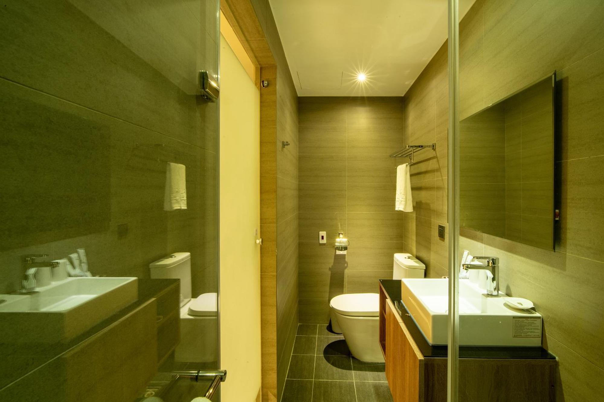 Fengjia Hotel Bell Тайчжун Экстерьер фото