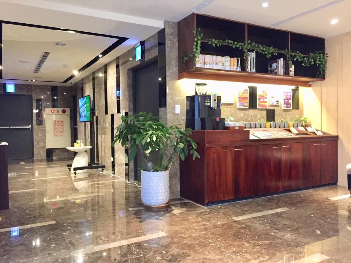 Fengjia Hotel Bell Тайчжун Экстерьер фото